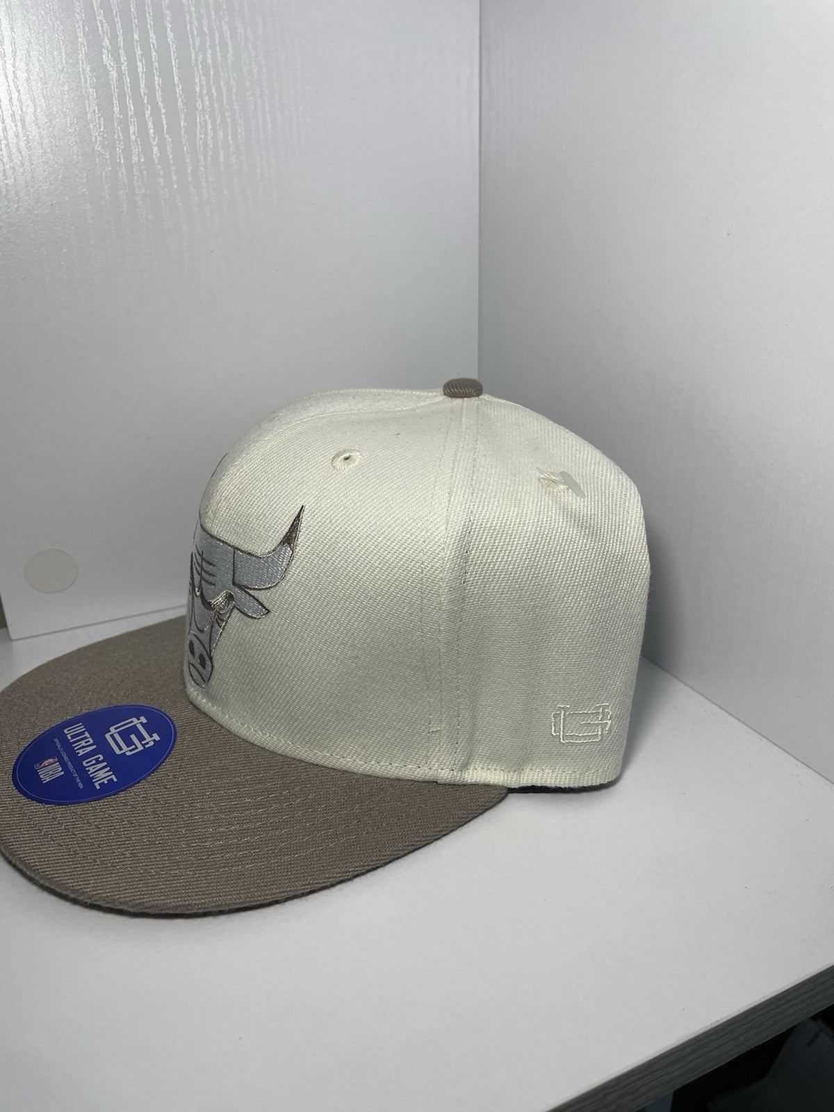 NBA Chicago Bulls Ultra Game Snapback Adjustable Rose Hat/Cap Tan/gray NEW